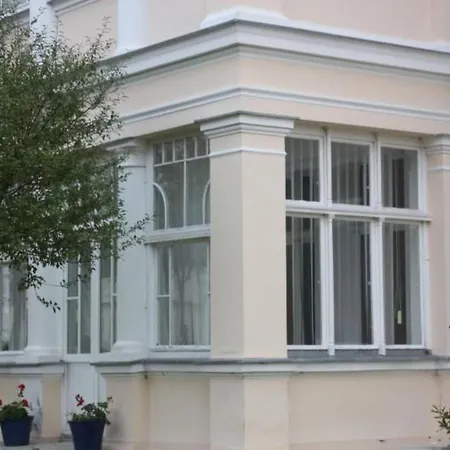 Apartamento In Gruenderzeitvilla In Strandnaehe By Interhome