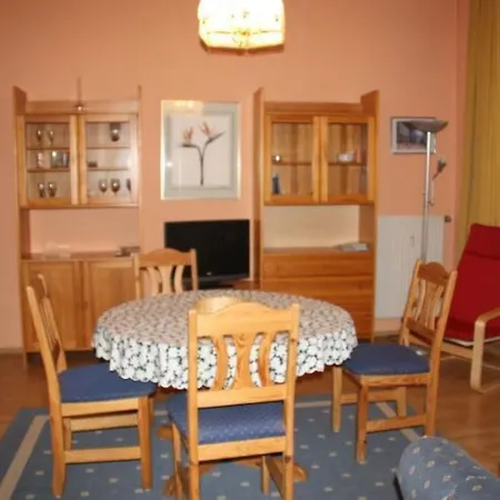 In Gruenderzeitvilla In Strandnaehe By Interhome Apartamento